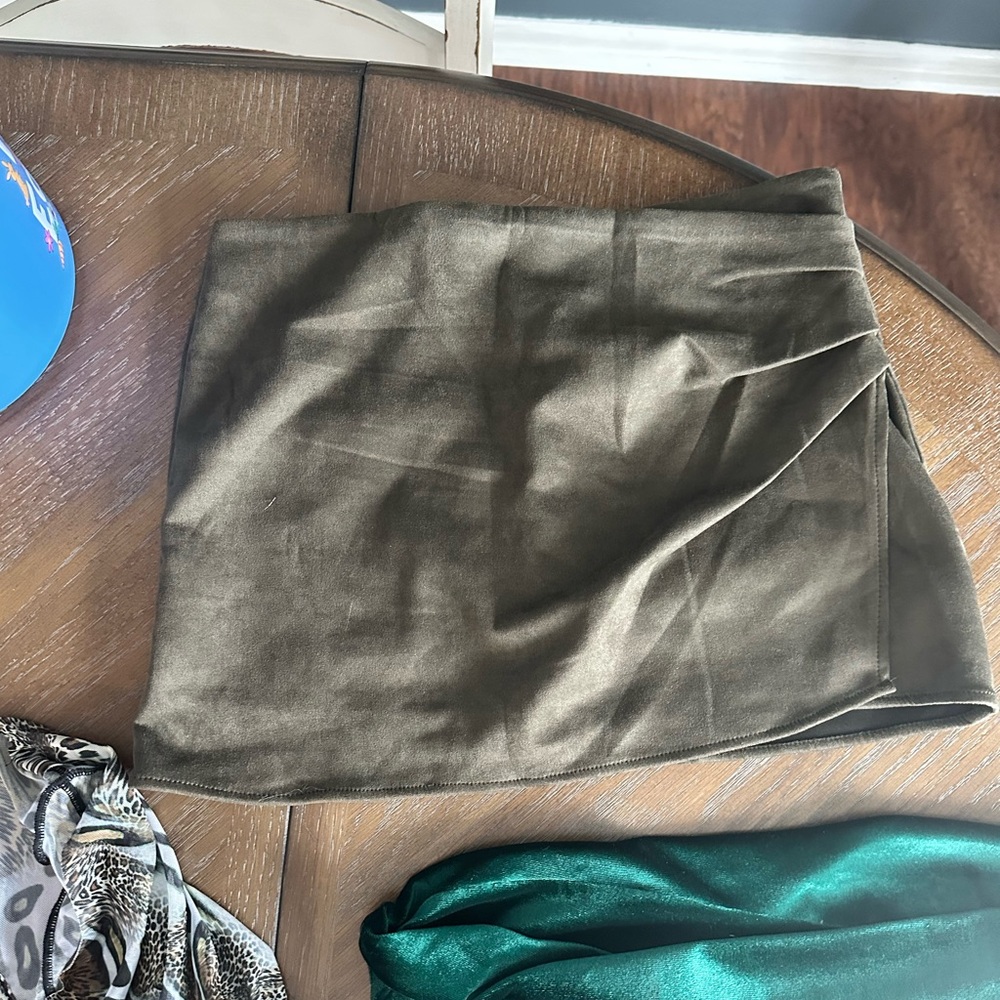 NWOT SHEIN Olive Green Women's Skirt SIZE M